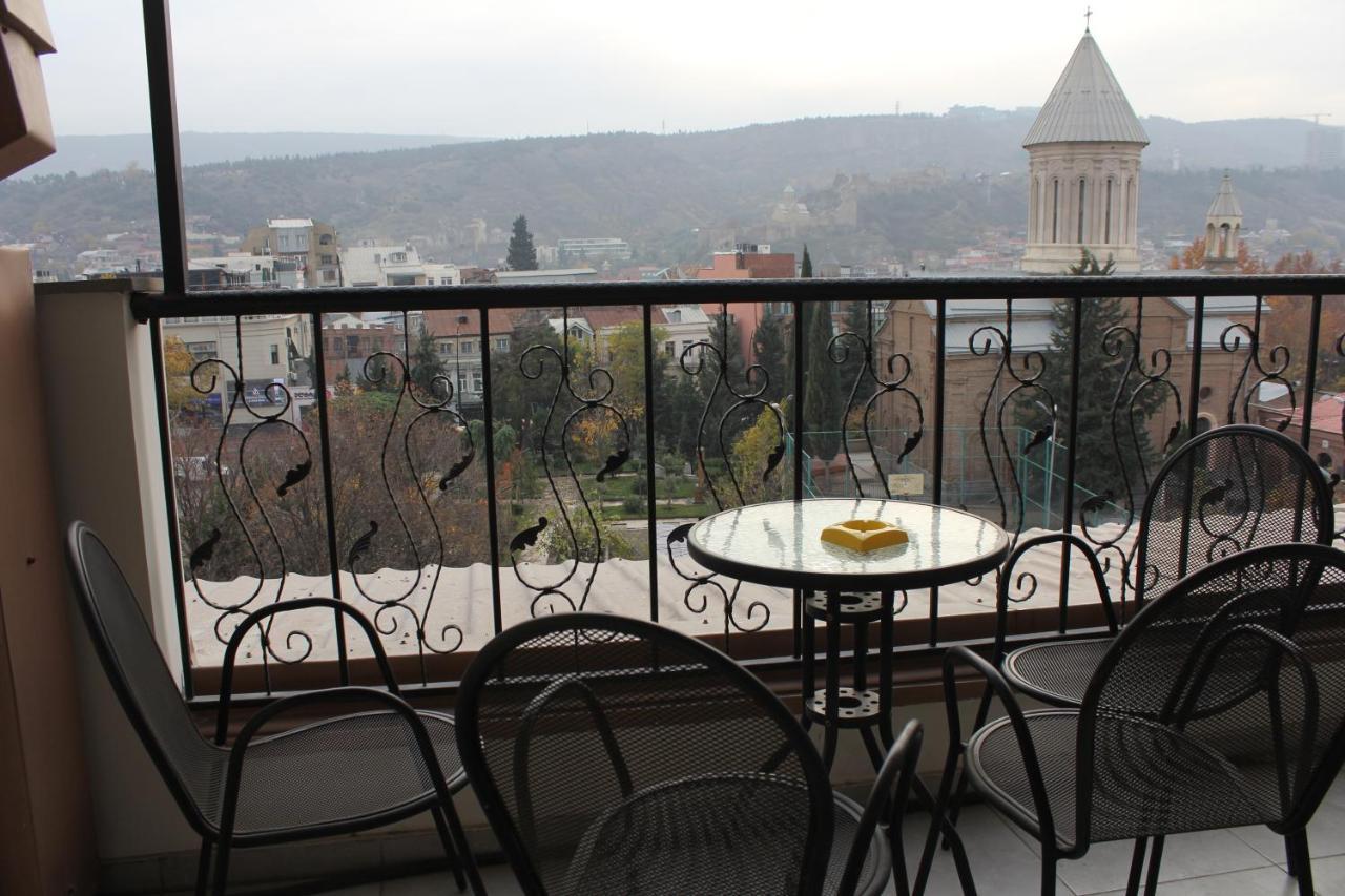 Hotel Plaza Tbilisi Luaran gambar